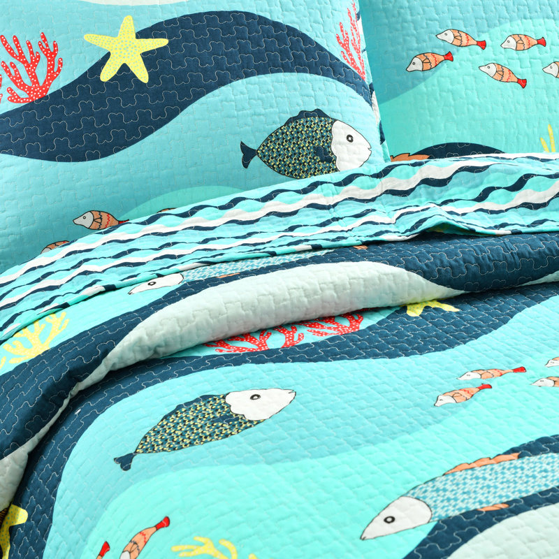 Twin Quilt - Patchwork featuring Whales and Blue Waters fashion